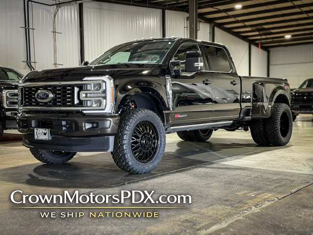 2025 Ford F350 Super Duty Crew King Ranch 8 ft