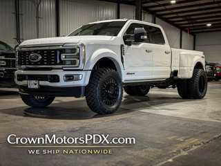 2025 Ford F450 Super Duty Crew Platinum 8 ft