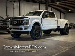 2025 Ford F450 Super Duty Crew Platinum 8 ft