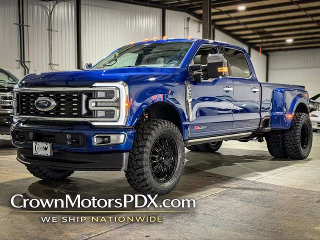 2026 Ford F350 Super Duty Crew Platinum 8 ft