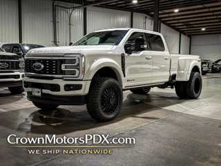 2026 Ford F450 Super Duty Crew Platinum 8 ft